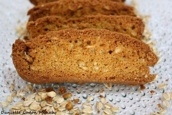 Biscuits Secs Aux Flocons D Avoine Et Amandes En Poudre