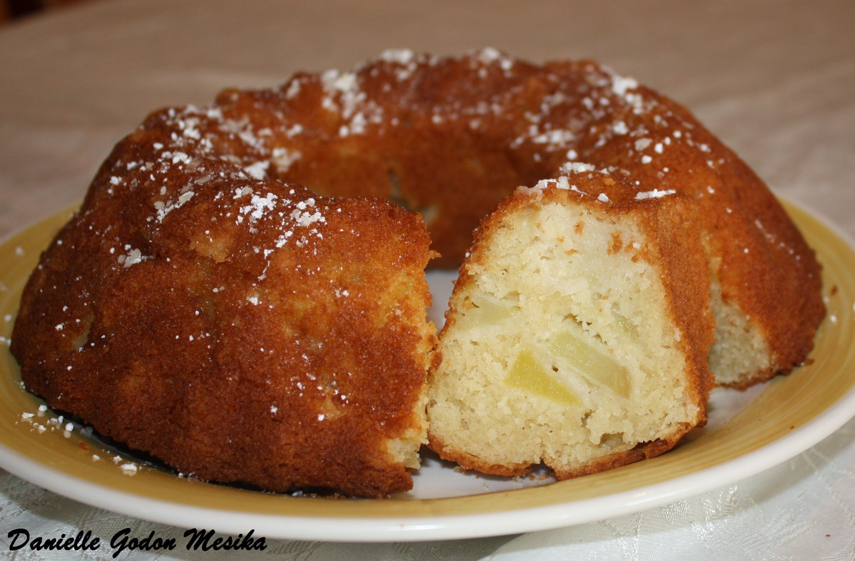 Gateau Aux Pommes, Beurre Et Canelle.